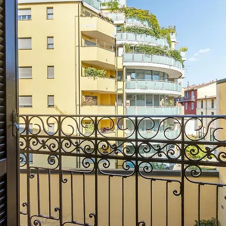 Apartment Giuseppe Meda Milan